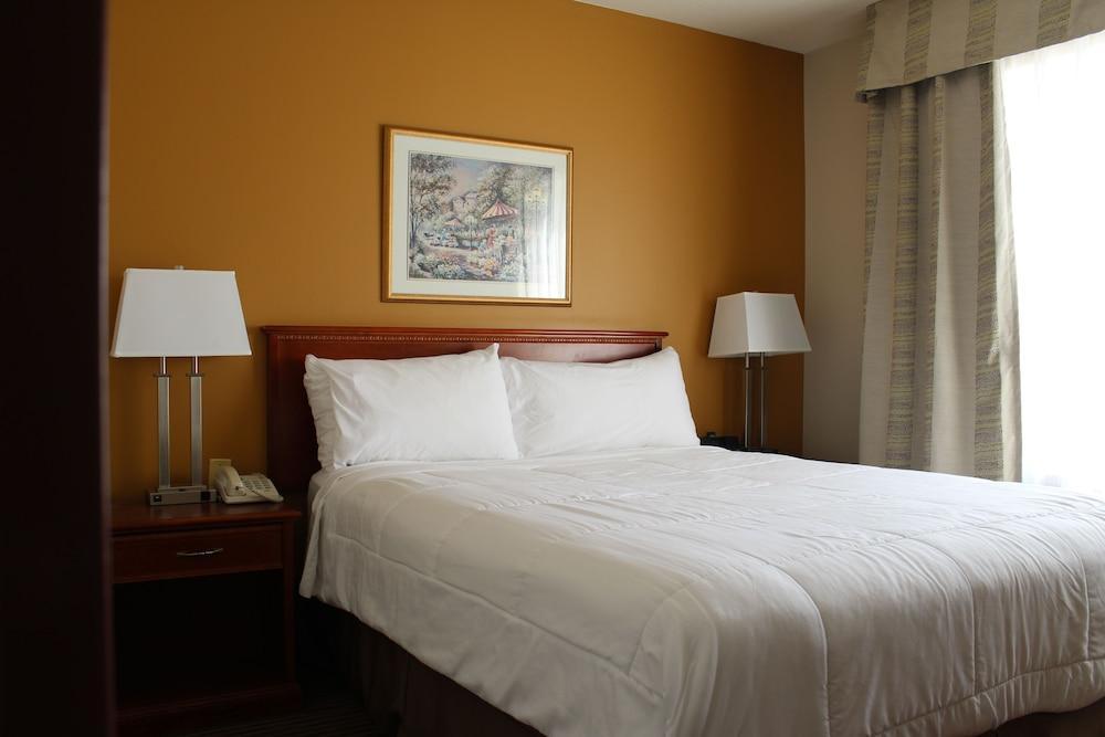 Foxwood Inn And Suites Fox Creek 외부 사진