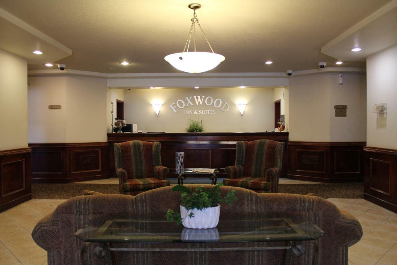 Foxwood Inn And Suites Fox Creek 외부 사진